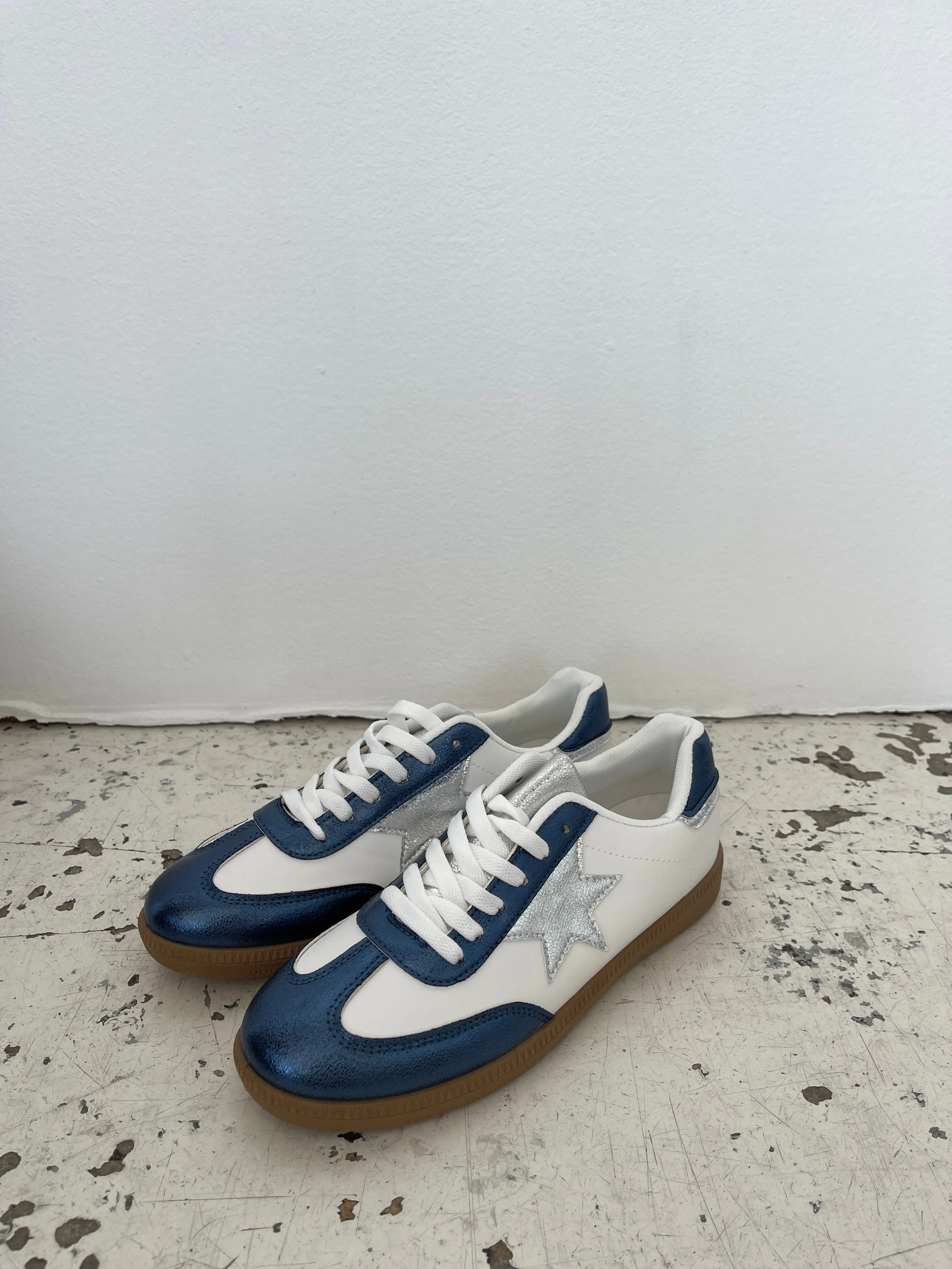 Accra sneakers with star - White/navy
