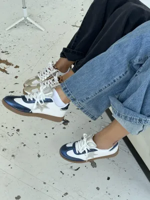 Accra sneakers with star - White/navy