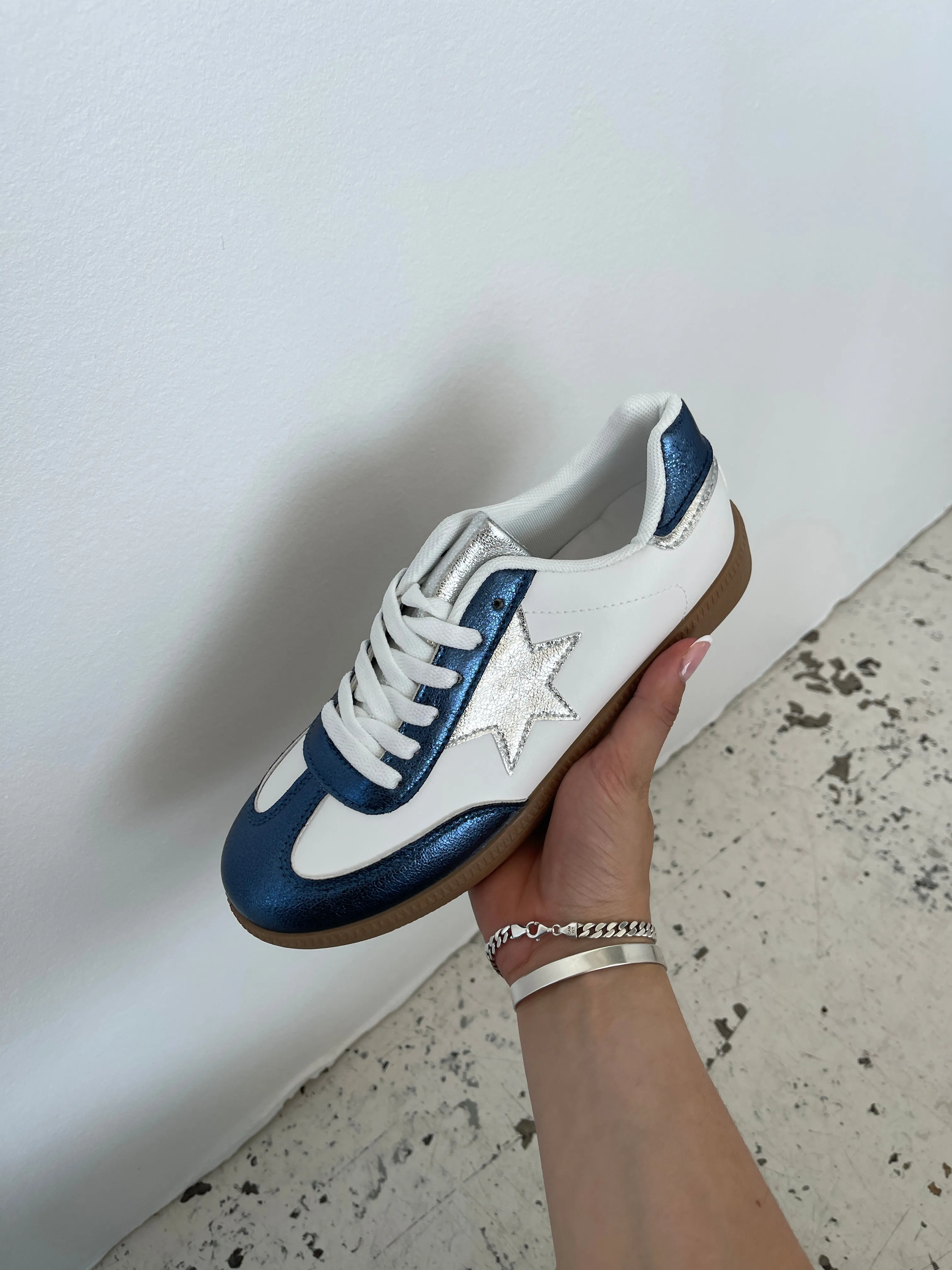 Accra sneakers with star - White/navy