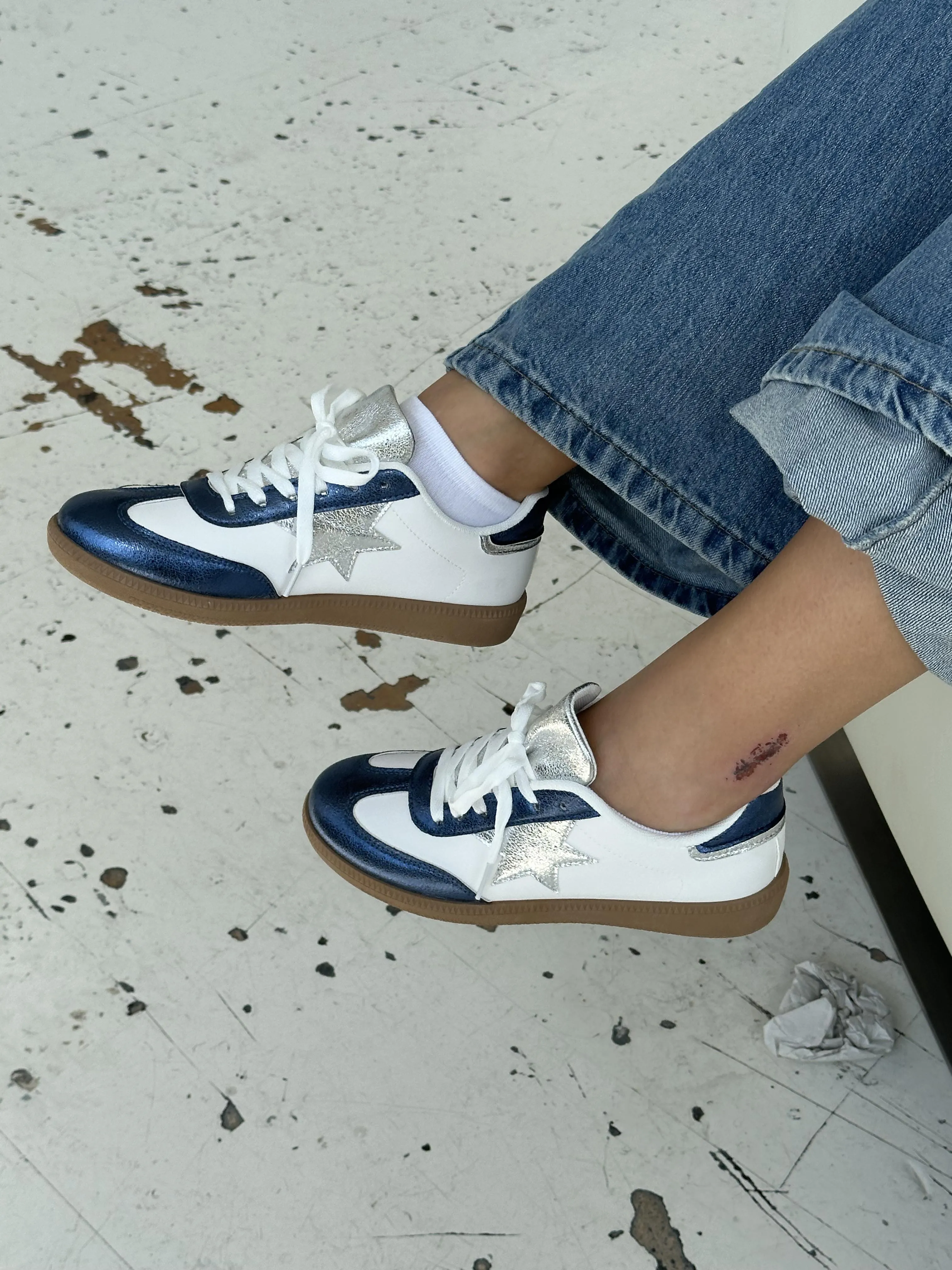 Accra sneakers with star - White/navy
