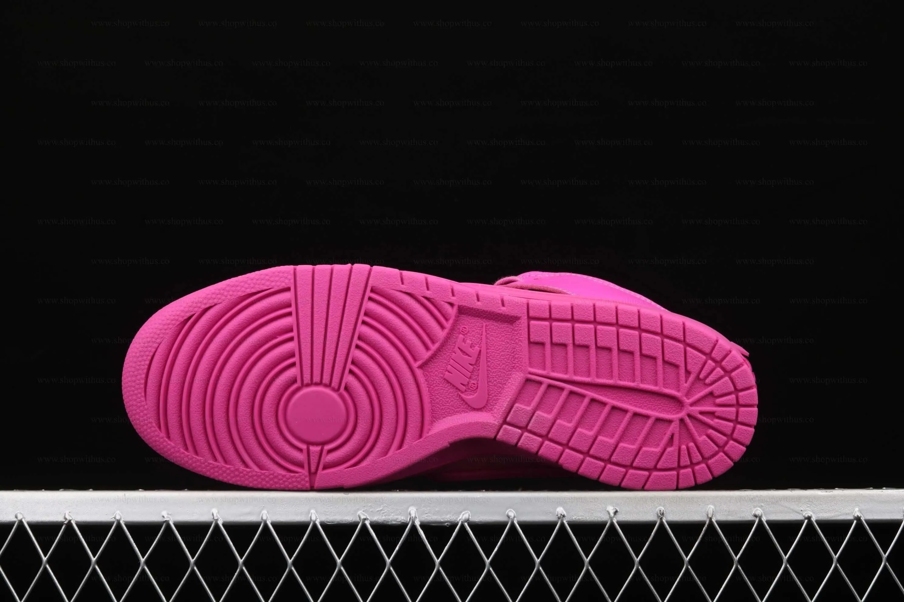AMBUSH x NikeWMNS Dunk High - Cosmic Fuchsia