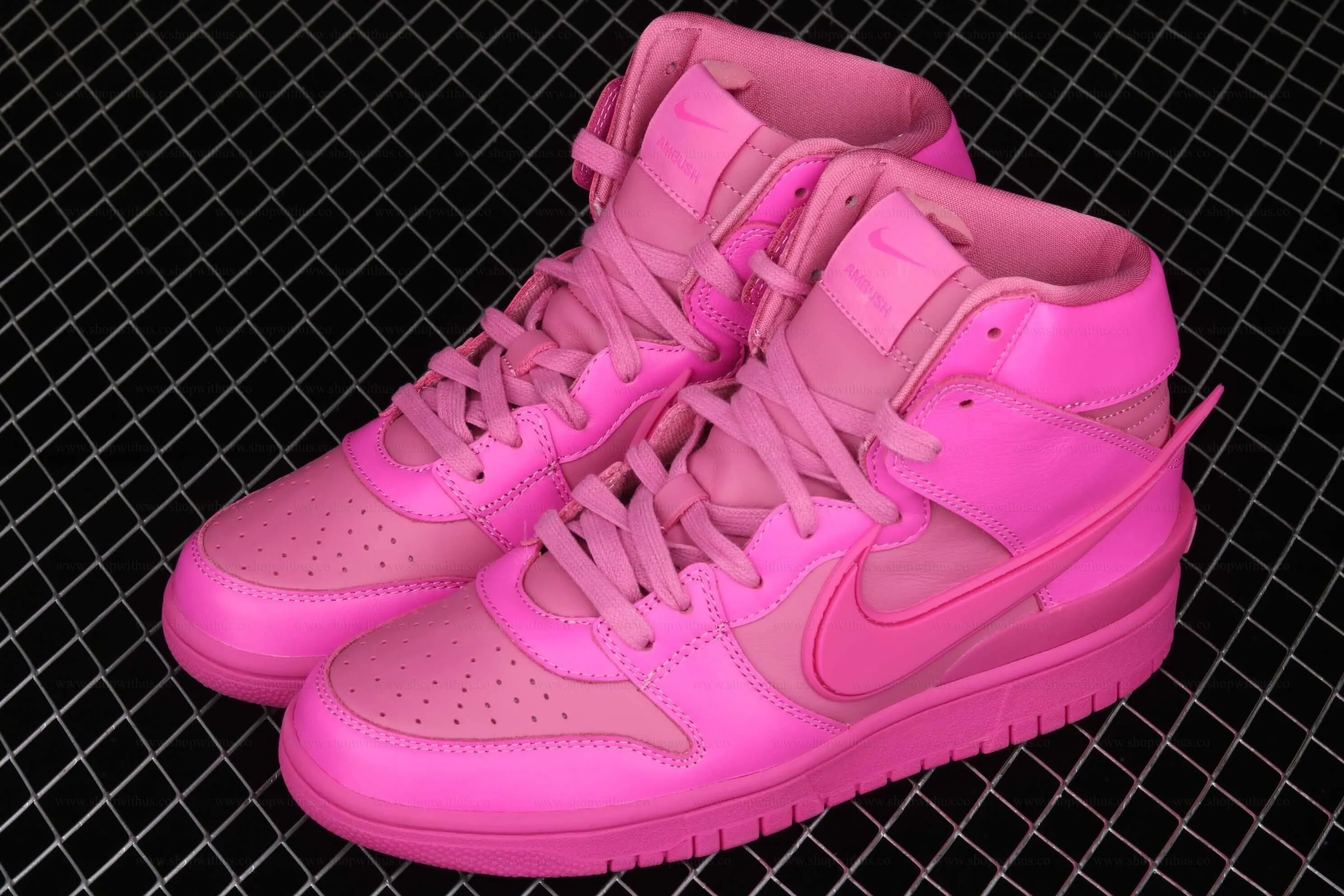 AMBUSH x NikeWMNS Dunk High - Cosmic Fuchsia