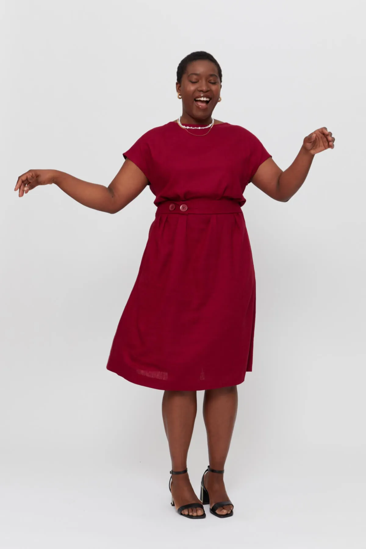 Sati | Midi Dress with Boat Neck in Red