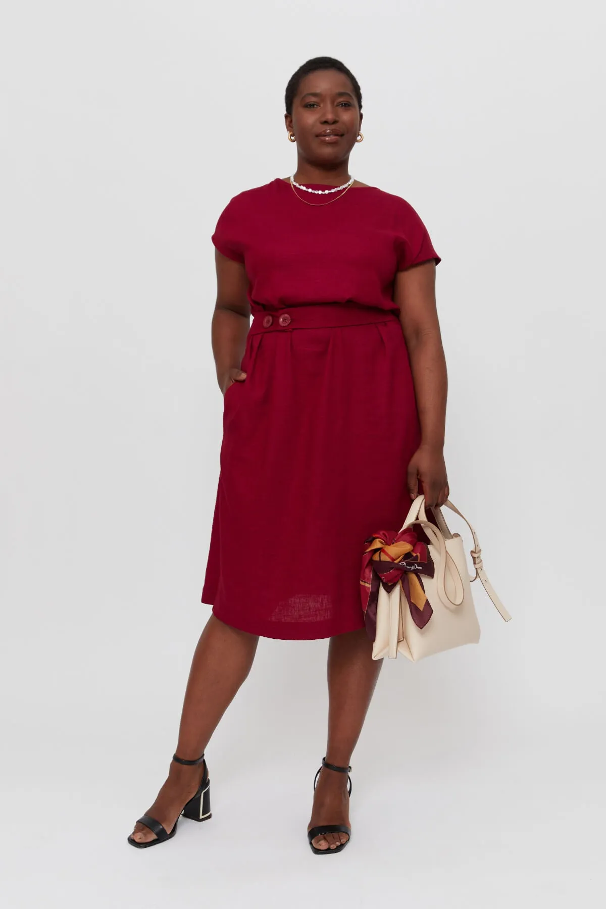 Sati | Midi Dress with Boat Neck in Red