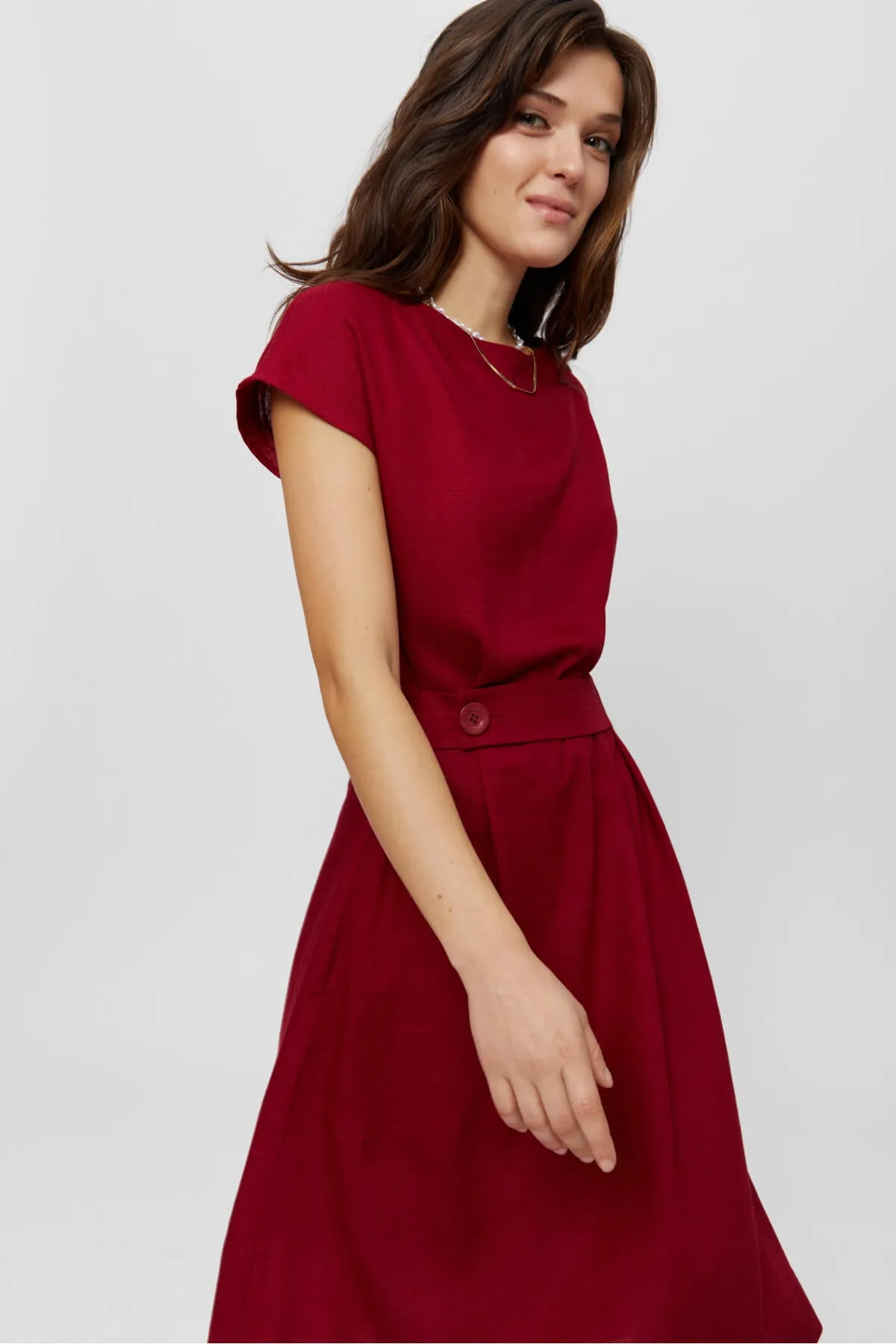 Sati | Midi Dress with Boat Neck in Red